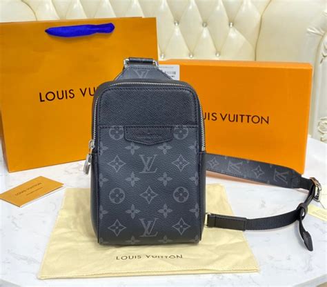 m30741 louis vuitton|Louis Vuitton leather bag.